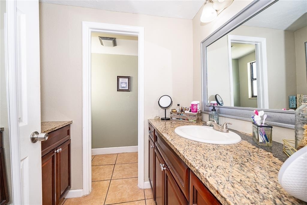 944 Halstead Street - Photo 7