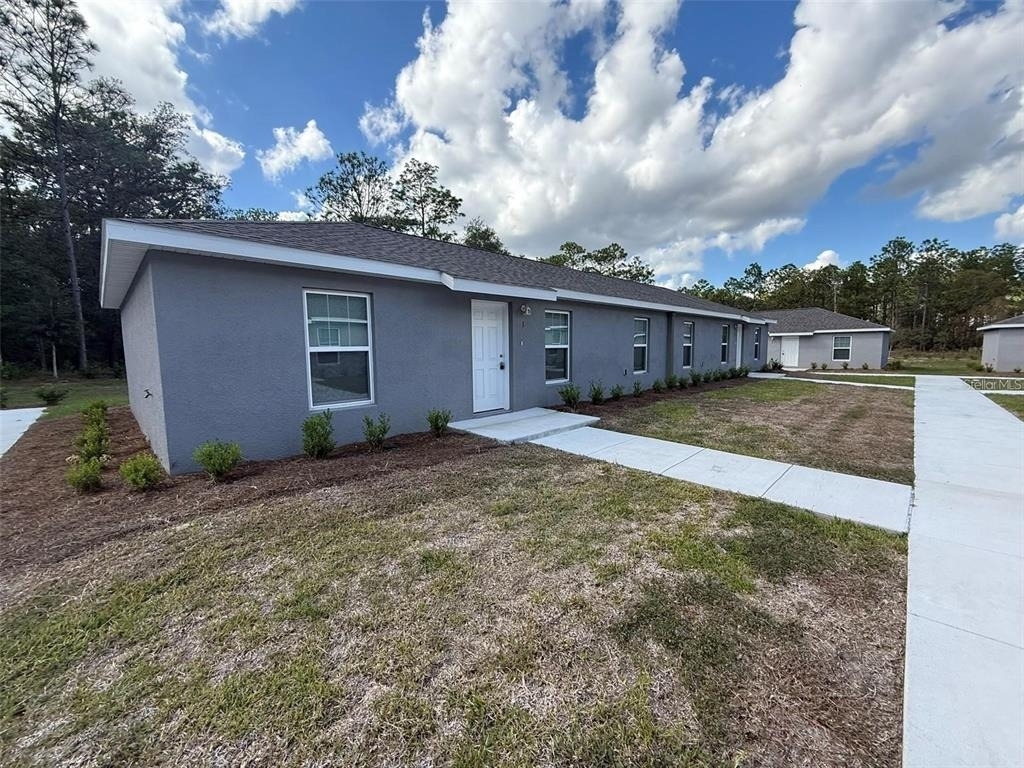 9541 N Travis Drive - Photo 0