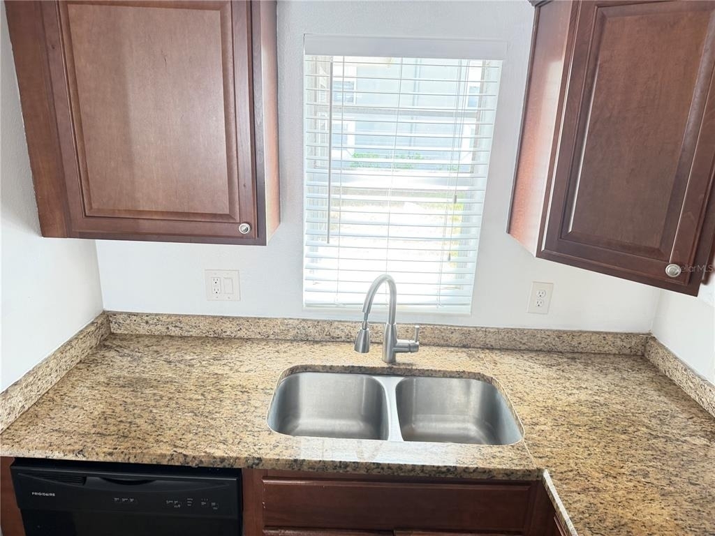 2564 Se 15th Avenue - Photo 7
