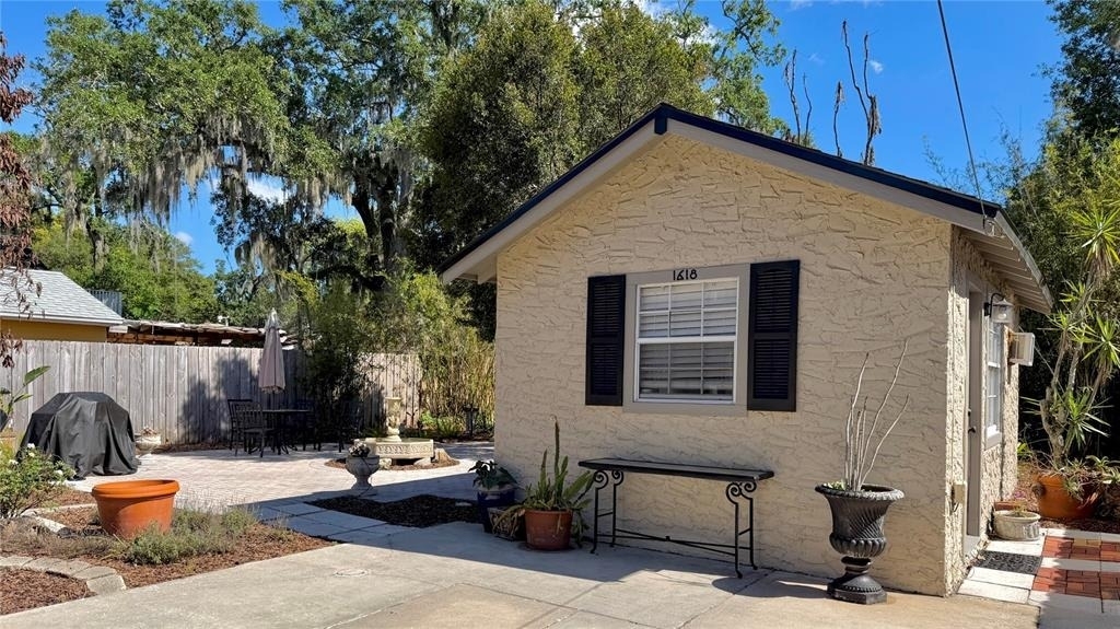 1618 Park Lake Street - Photo 0