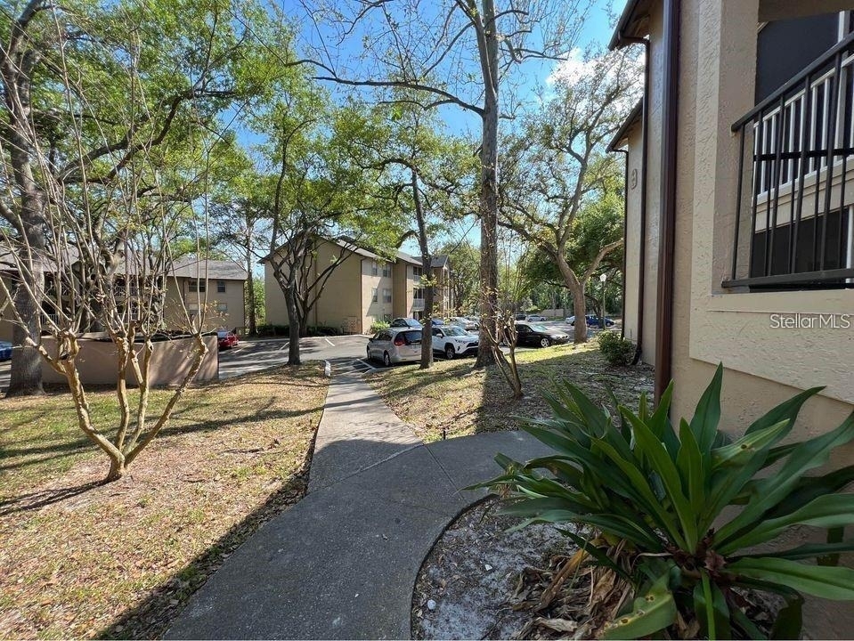 976 Leeward Place - Photo 1
