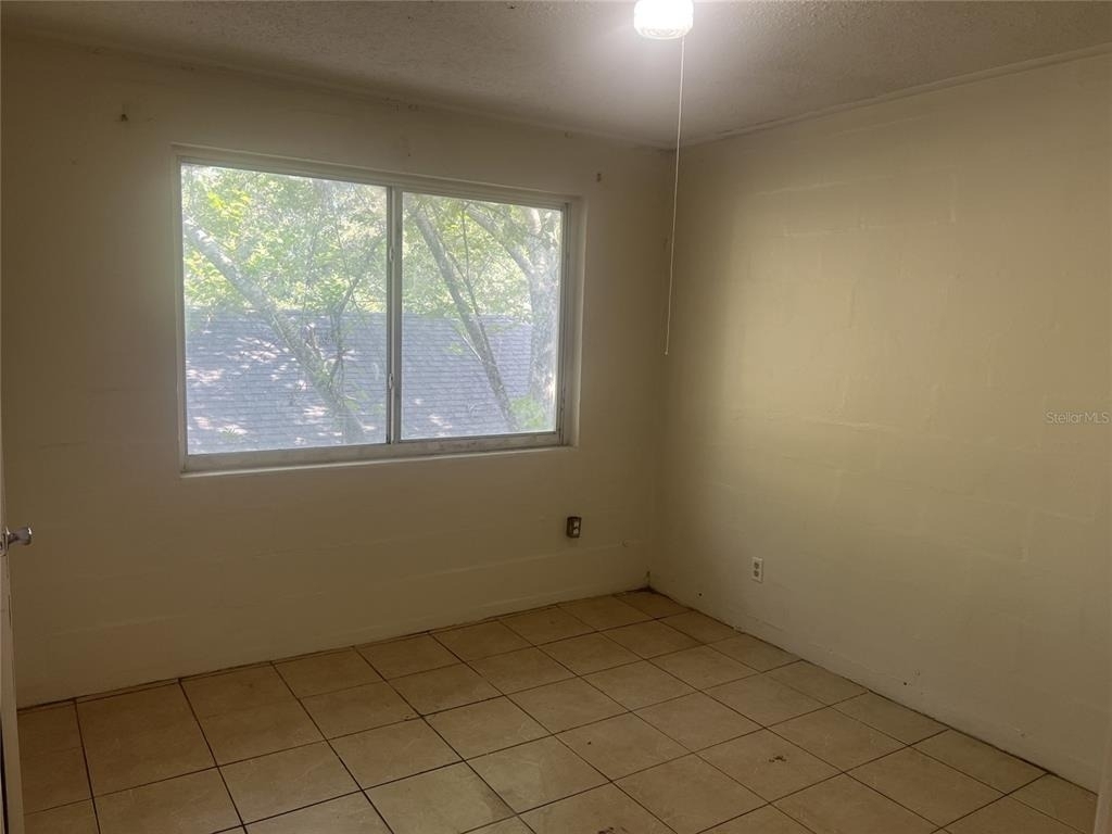 543 Division Street - Photo 9