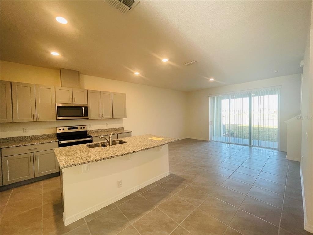 1371 Isleta Loop - Photo 4