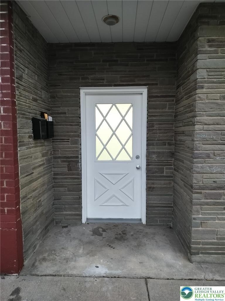 141 Grove Street - Photo 2
