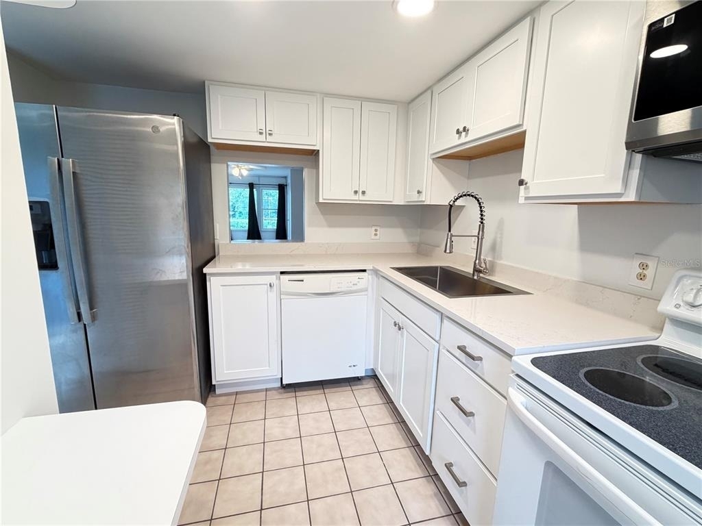 333 Lake Howard Drive Nw - Photo 3