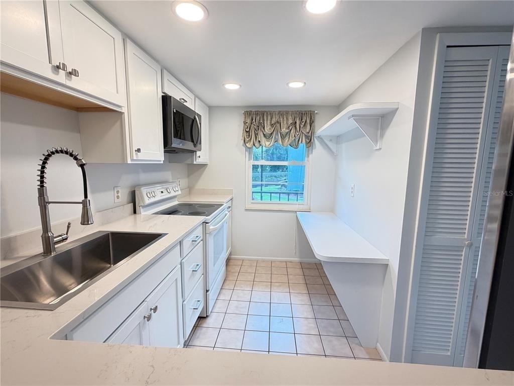 333 Lake Howard Drive Nw - Photo 4