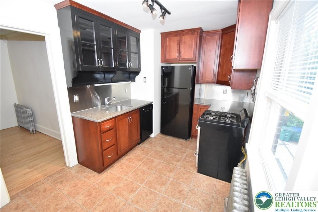 4 Bennett Court - Photo 2