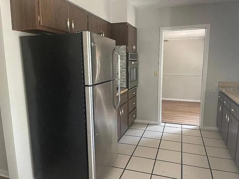 1701 Ne 28th Avenue - Photo 8