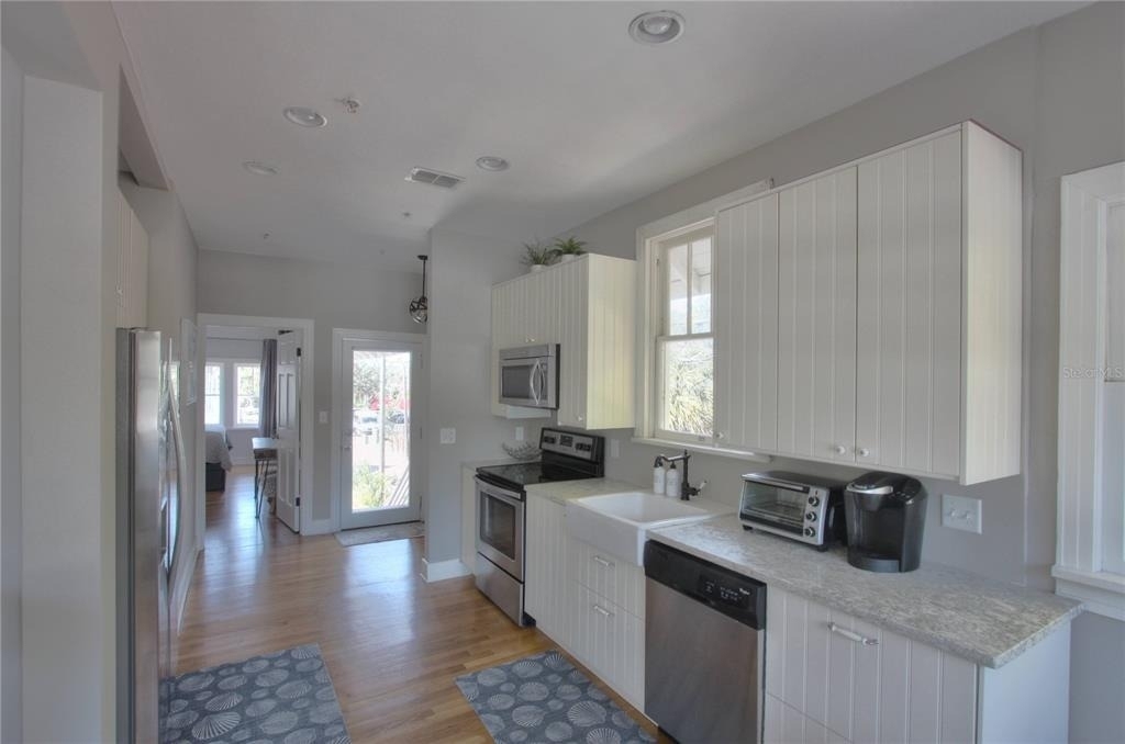 835 7th Avenue S - Photo 8