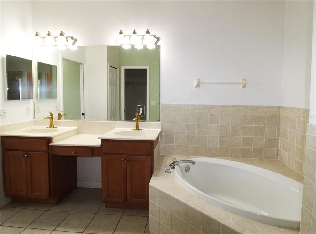 5635 Spanish Point Court - Photo 9