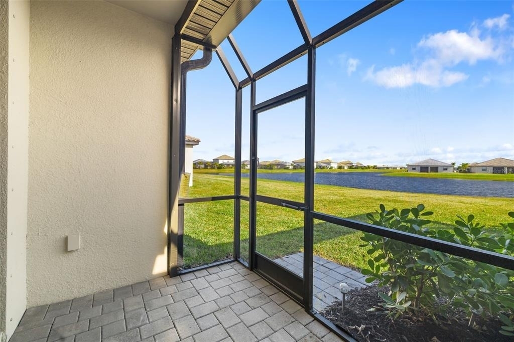 5429 Mystic Water Cove - Photo 4