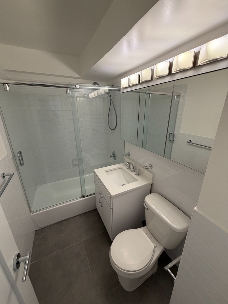 East 56th Street - Photo 3