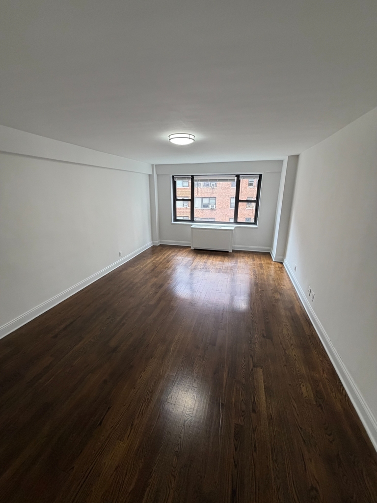 East 56th Street - Photo 0