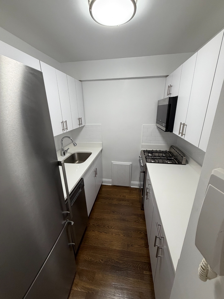 East 56th Street - Photo 2