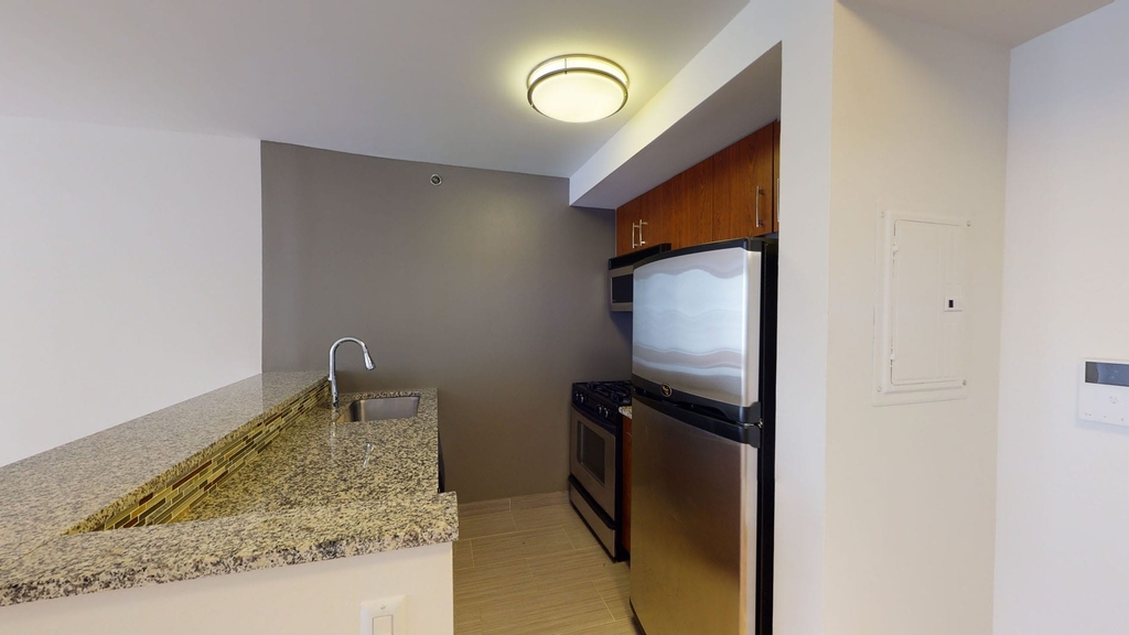 120 W. 21st - Photo 3
