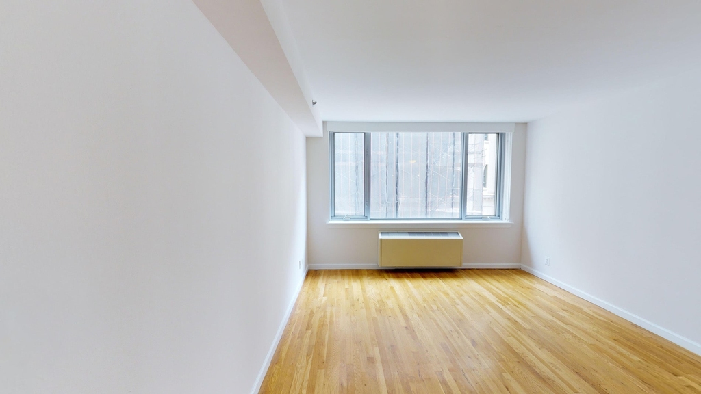 120 W. 21st - Photo 2