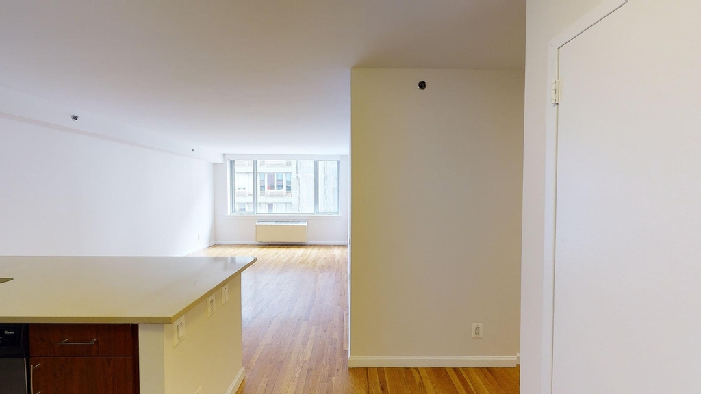120 W. 21st - Photo 1