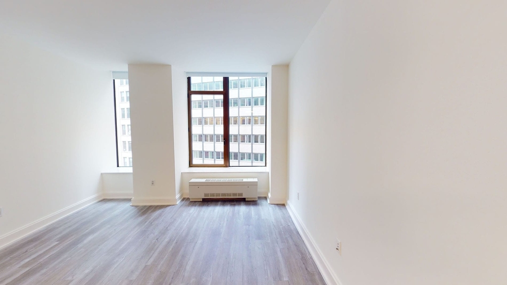 10 Hanover Square - Photo 2