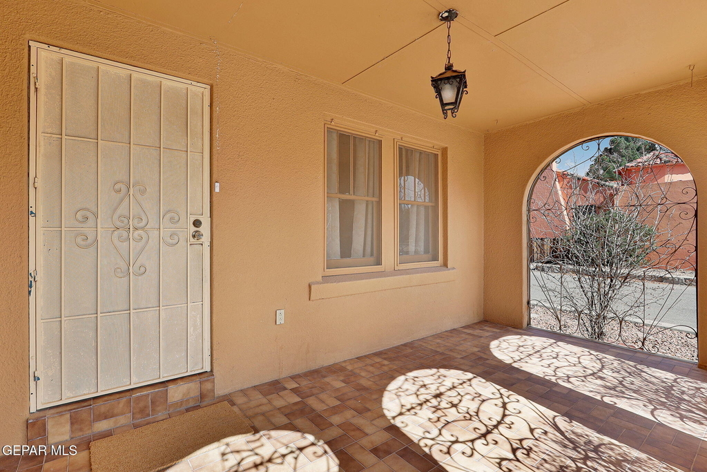 821 Kern Drive - Photo 2