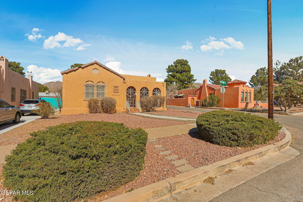 821 Kern Drive - Photo 0