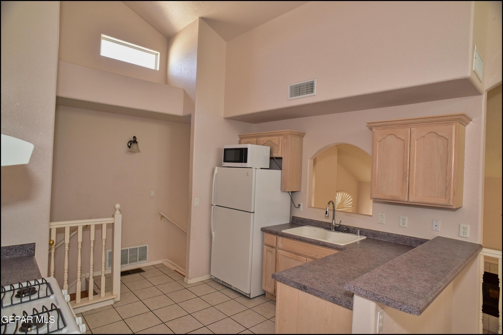 1560 Via Appia Street - Photo 14