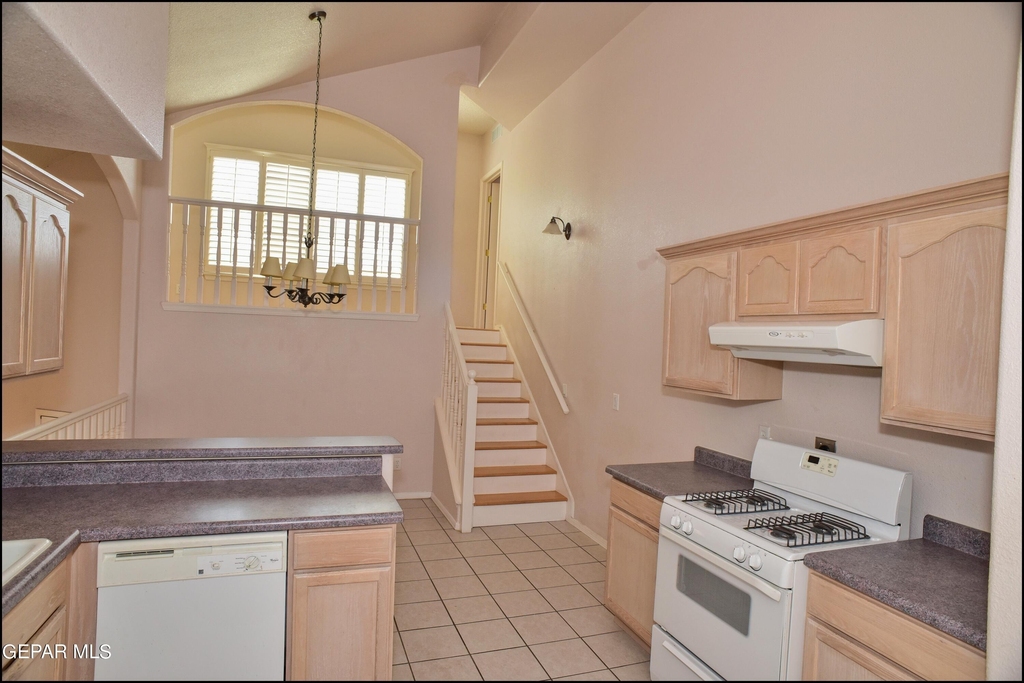 1560 Via Appia Street - Photo 17