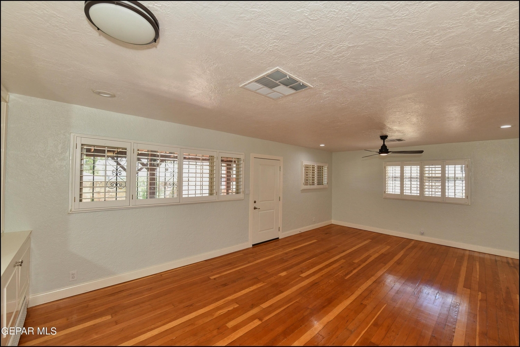 3030 Aurora Avenue - Photo 9