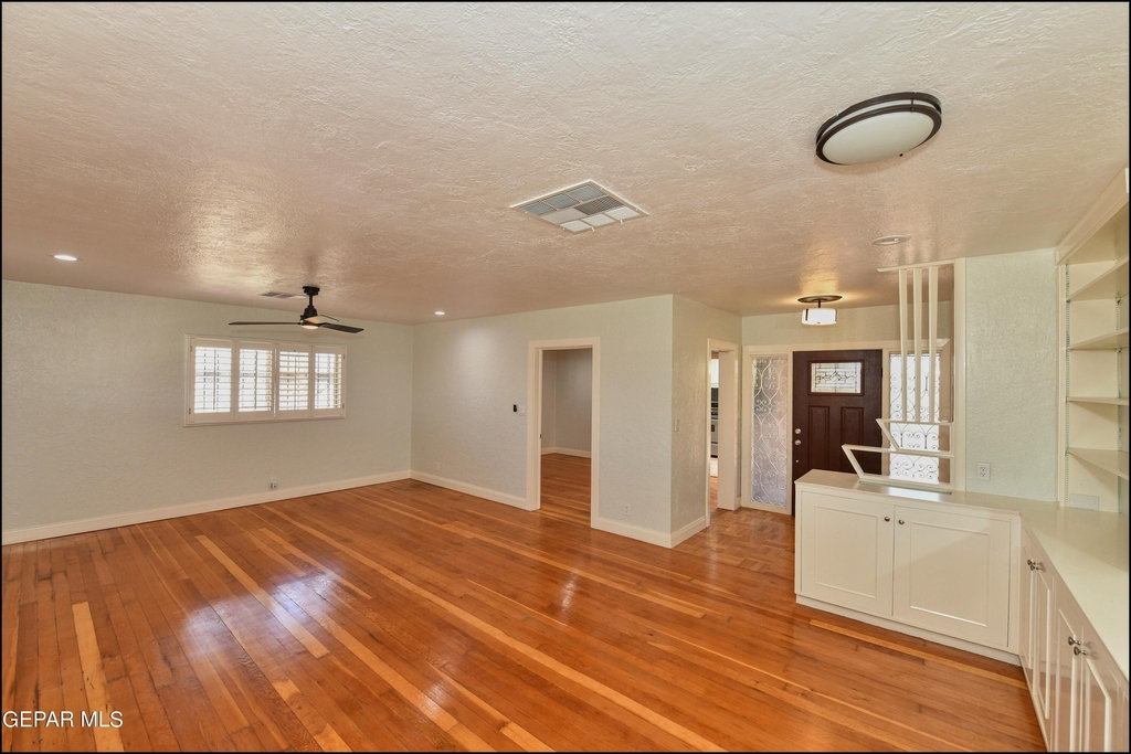3030 Aurora Avenue - Photo 10