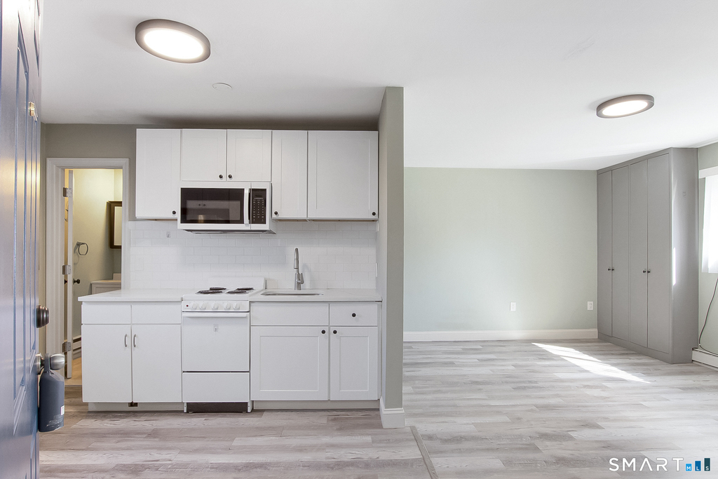 36 Woodbury Avenue - Photo 0