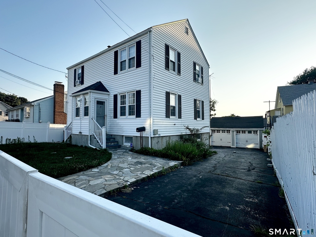 339 Thompson Street - Photo 2
