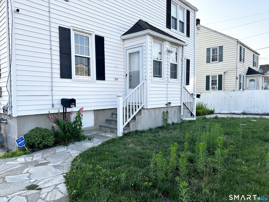 339 Thompson Street - Photo 8