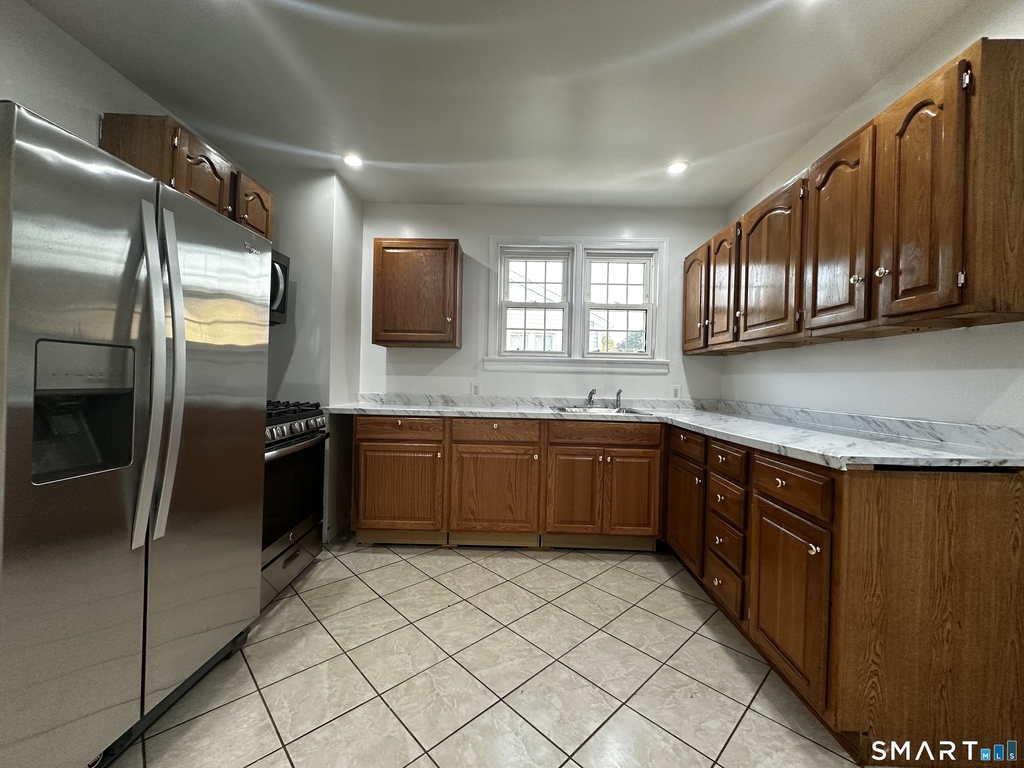 339 Thompson Street - Photo 16