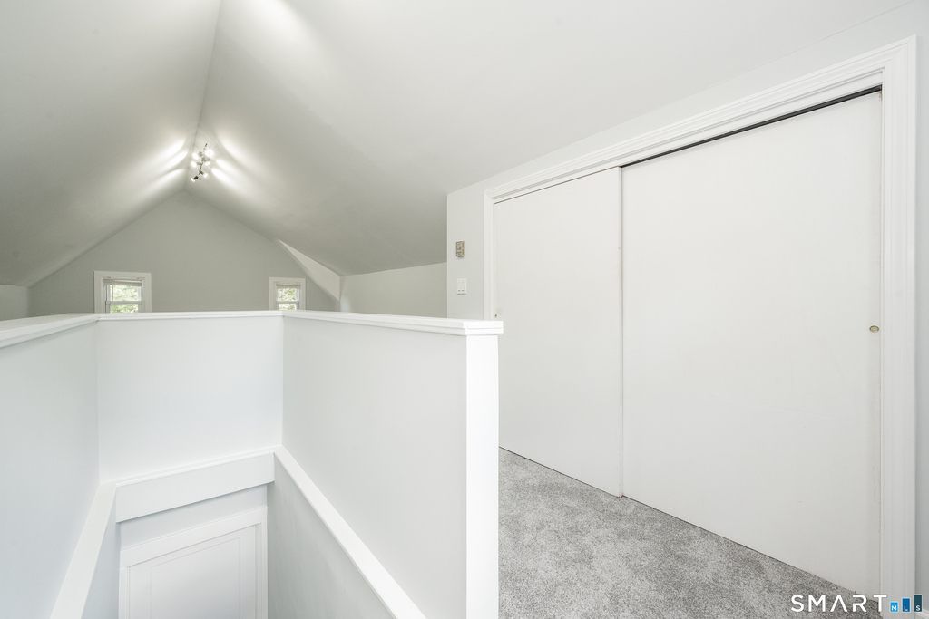 300 Hubbard Avenue - Photo 30