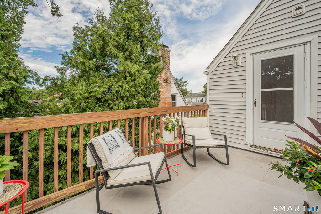300 Hubbard Avenue - Photo 24