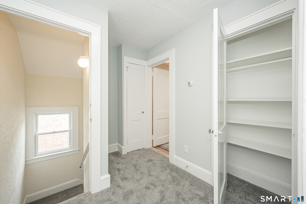 300 Hubbard Avenue - Photo 10
