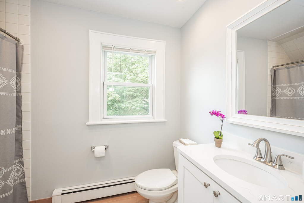 300 Hubbard Avenue - Photo 6