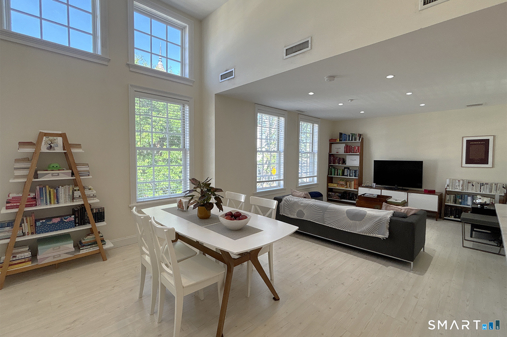 1015 Boston Post Road - Photo 2