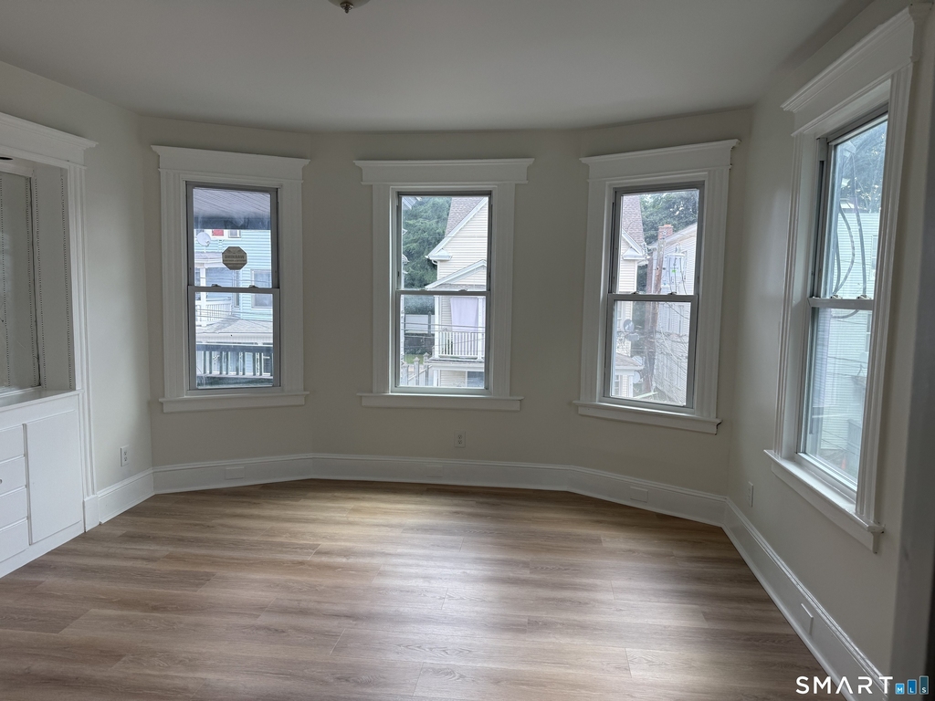 173 Chestnut Avenue - Photo 2