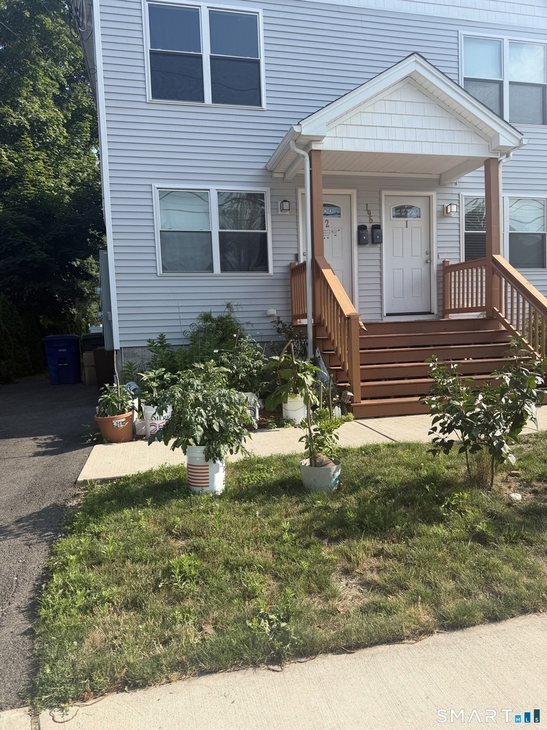 196 Ohio Avenue - Photo 0