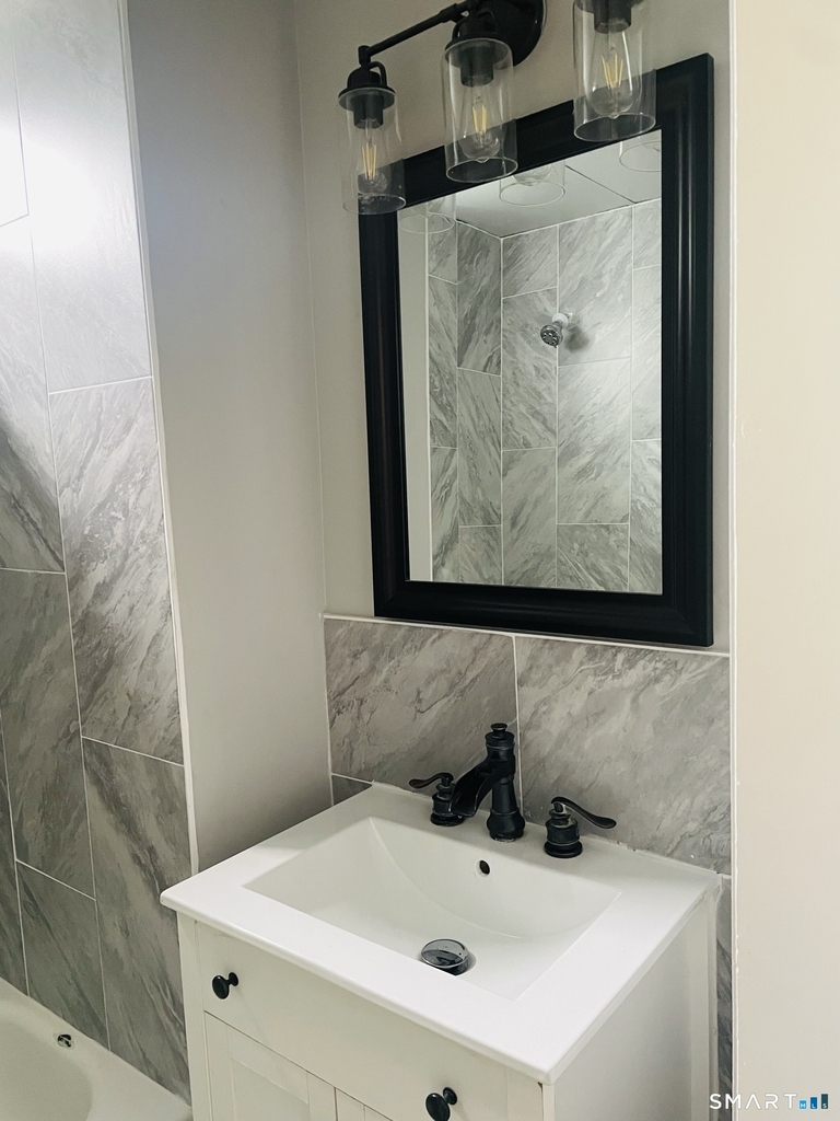 33 Holbrook Street - Photo 2