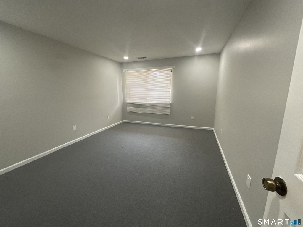 471 Whalley Avenue - Photo 11