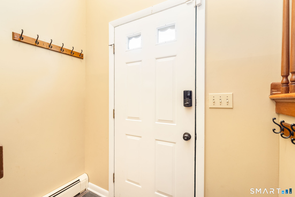 164 Tanglewood Drive - Photo 2