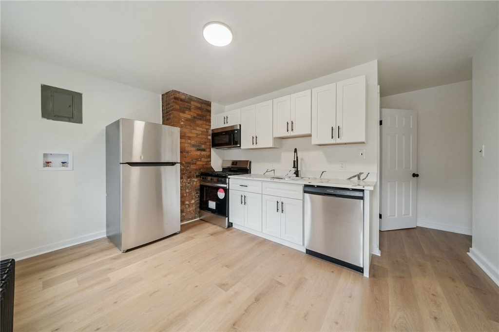2321 Eccles Street - Photo 1