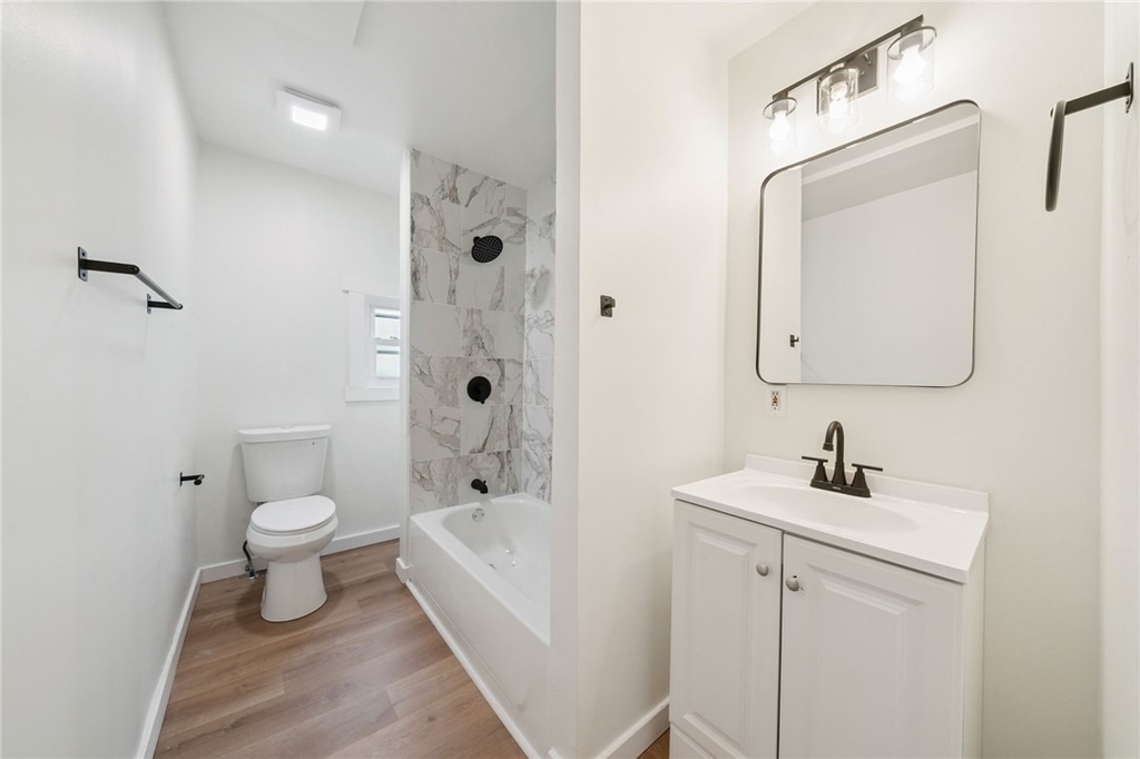 2321 Eccles Street - Photo 2