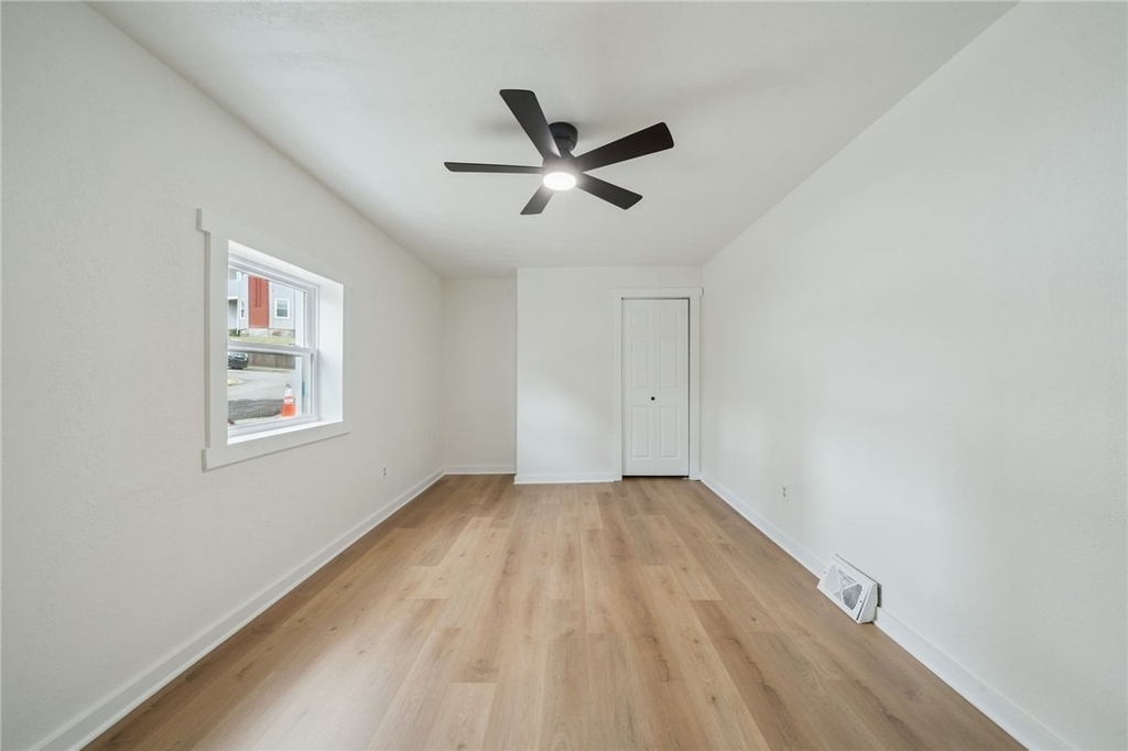 2321 Eccles Street - Photo 6