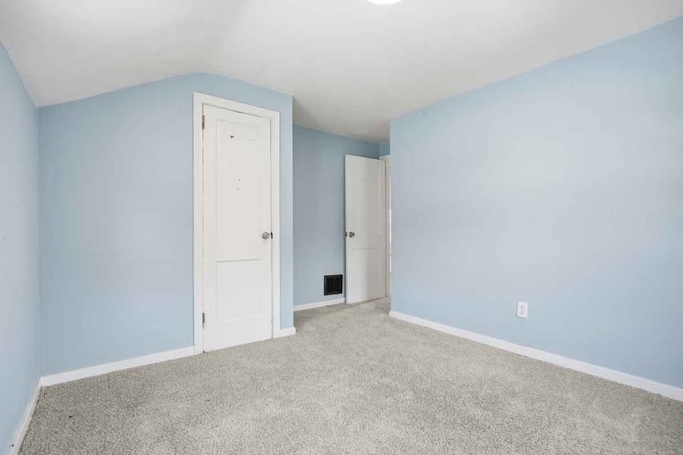 1219 Circle Dr - Photo 3