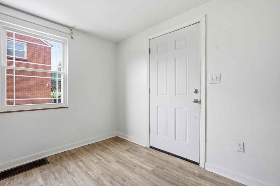 1219 Circle Dr - Photo 8