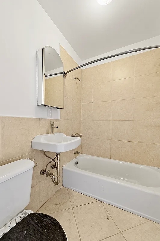 401 East 115th Street - Photo 3