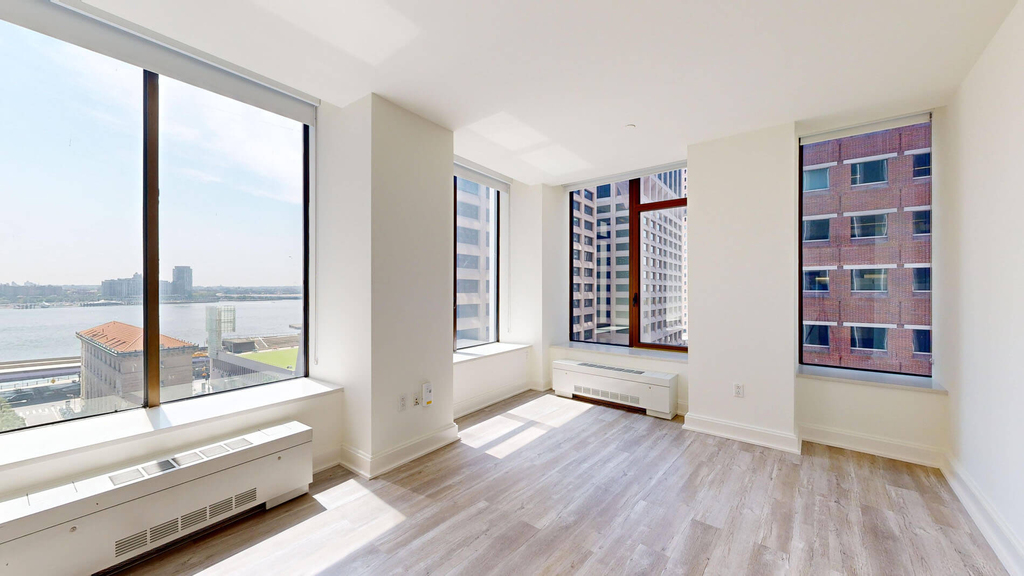 10 Hanover Square - Photo 2
