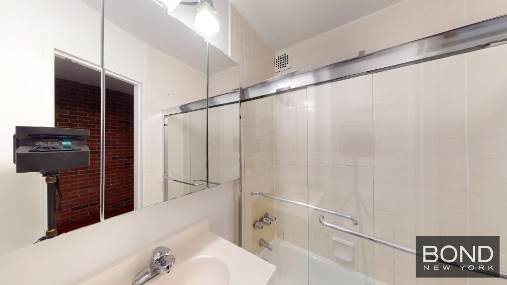 East 88th Street - Photo 7